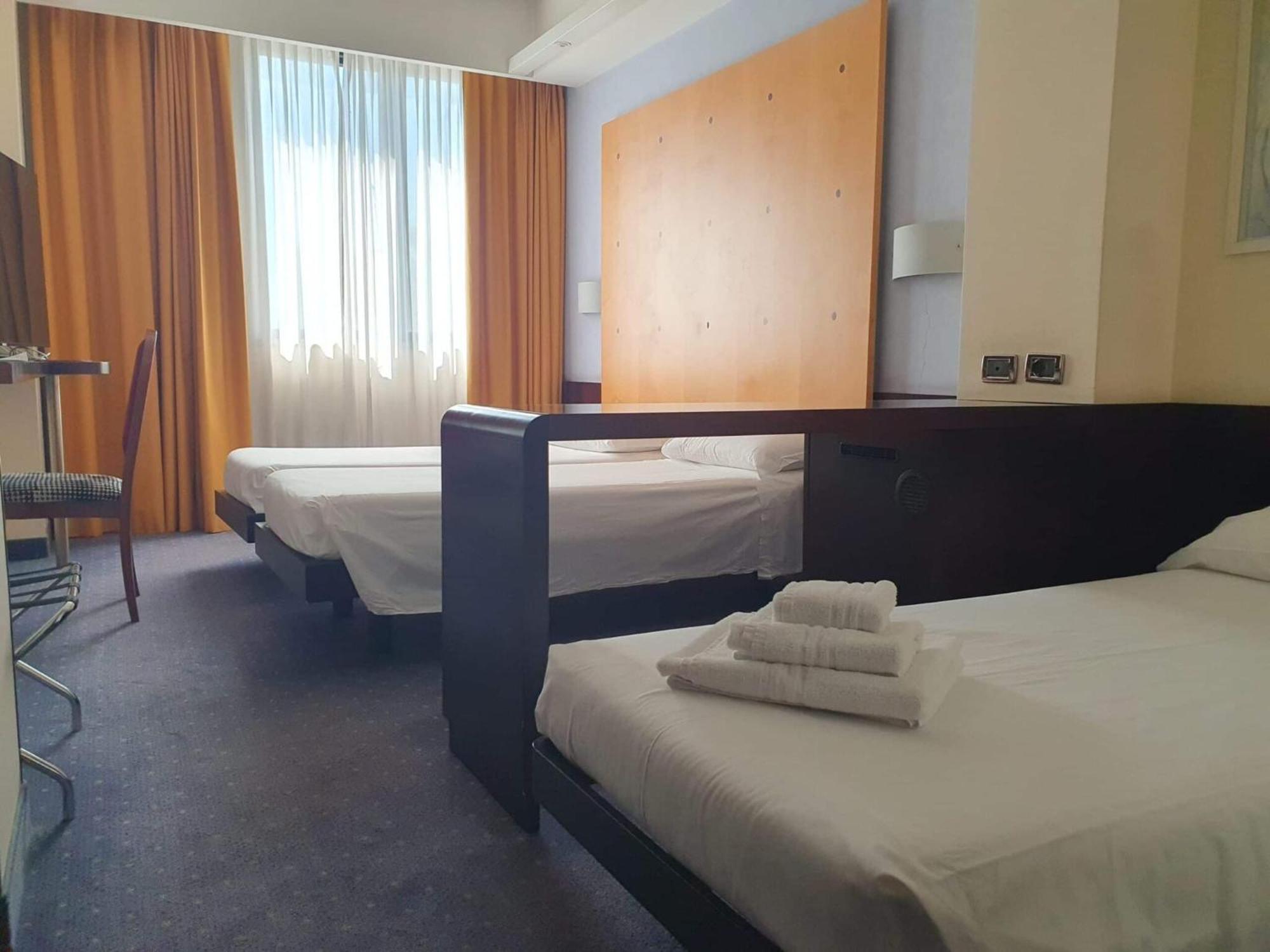 Standard Triple Room,1635245029:JPEG